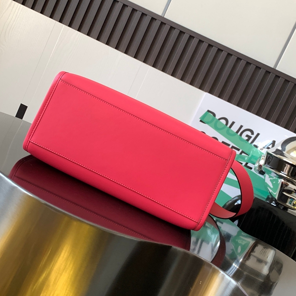 スーパーコピーブランドバッグ内部構造